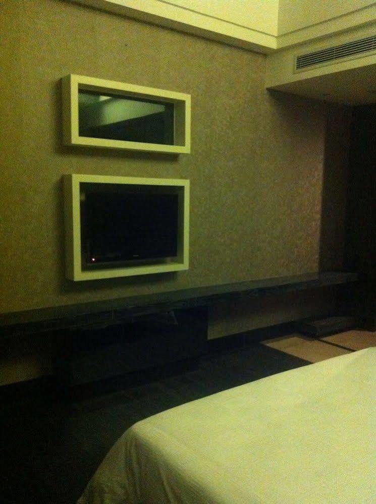 Jun Hao Hotel Dongguan  Exterior photo
